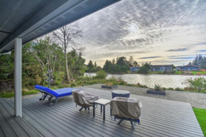 Ocean Shores Retreat with Deck and View of the Canal!
